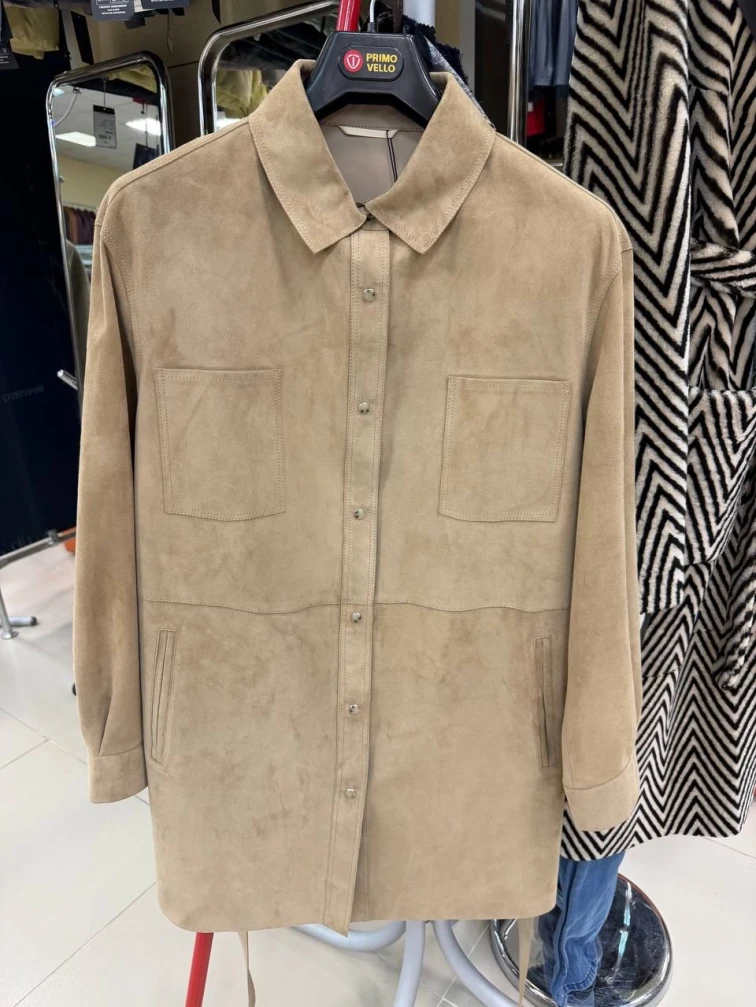 Бежевая женская замшевая куртка премиум класса 3107з, размер 44, артикул 92220-0