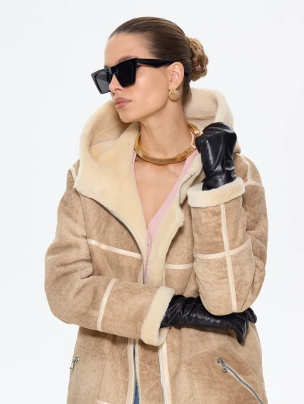 Бежевая женская дубленка с капюшоном 2061, размер 42, артикул 65210-5