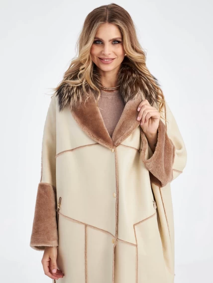 Стильная женская дубленка оверсайз с воротником лисицы премиум класса 2046, бежевая, размер 44, артикул 63180-6