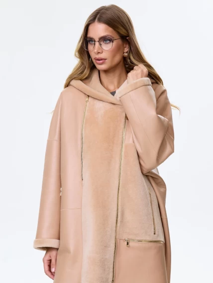 Молодежная комбинированная женская дубленка с капюшоном премиум класса 2056, бежевая, размер 48, артикул 64130-0