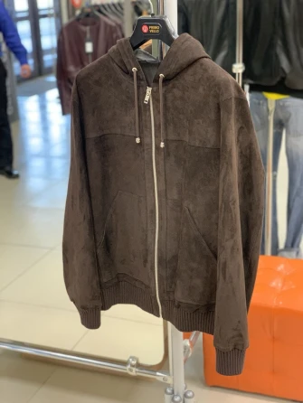 Коричневый замшевый мужской бомбер премиум класса 567з-0